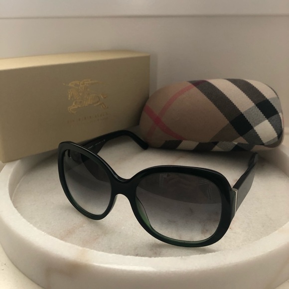 BURBERRY Oversized Sunglasses 55mm - Picture 1 of 2